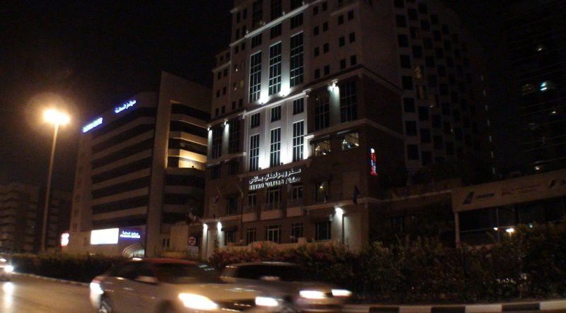 Knight Castle Hotel Dubai Eksteriør billede The headquarters of the Arab Open University in Dubai
