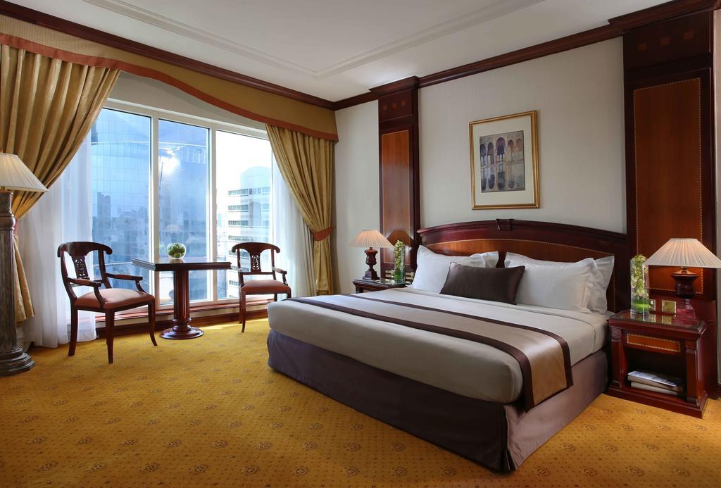 Knight Castle Hotel Dubai Eksteriør billede A room at the hotel